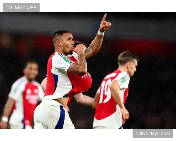 热苏斯引领灵活前锋新潮流，重塑现代足球进攻格局