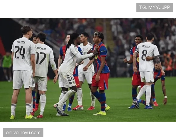 楚阿梅尼与巴尔韦德闪耀赛场,球队状态回升引发热议 楚阿梅尼与巴尔韦德闪耀赛场,球队状态回升引发热议