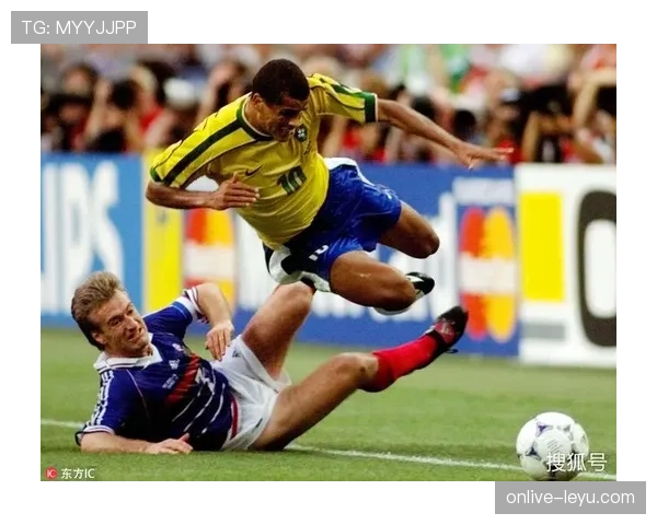 法国98冠军阵容重聚，回顾夺冠之路的传奇瞬间及其辉煌历程