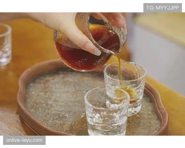 刘诗雯退役后一天喝三杯手冲咖啡，这日子过得比我还精致